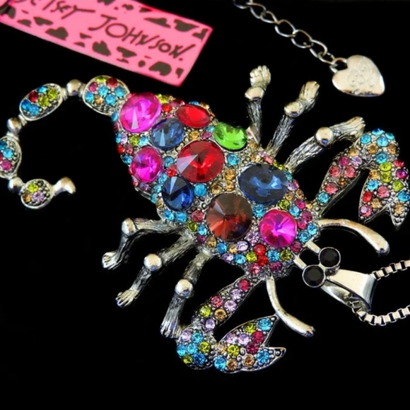 Silver plated multicolor crystal rainbow scorpion necklace/brooch - Picture 11 of 13